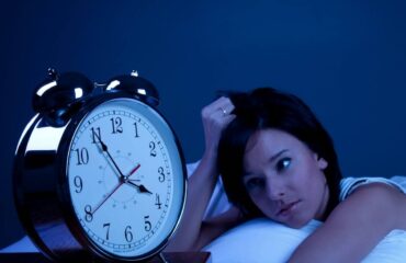 عادت‌های خوابی که به سلامت روان آسیب می‌زند
