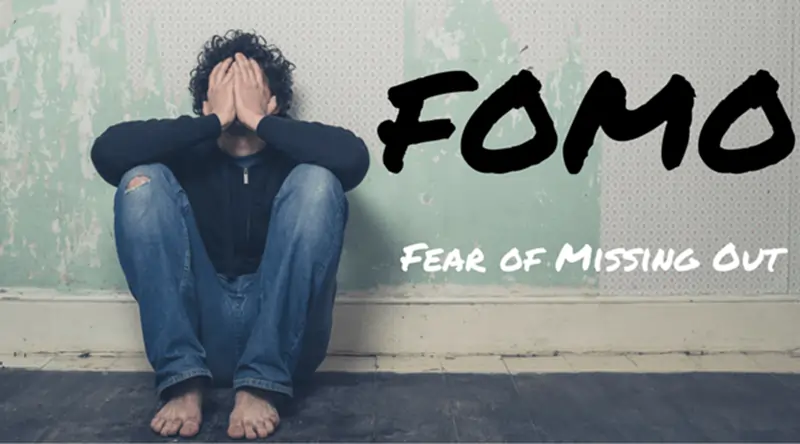 سندرم فومو (FOMO): چرا همیشه احساس میکنید چیزی را از دست میدهید؟