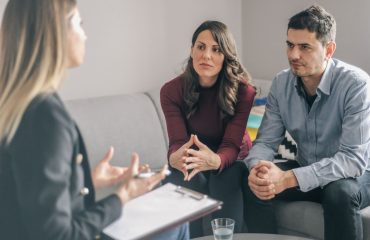 Sexual-problems-counselor چه زمانی به مشاور مشکلات جنسی مراجعه کنیم؟